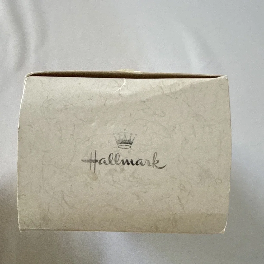 Hallmark Keepsake Ornament‎ 1998 Happy Diploma Day! World of Wishes With Box